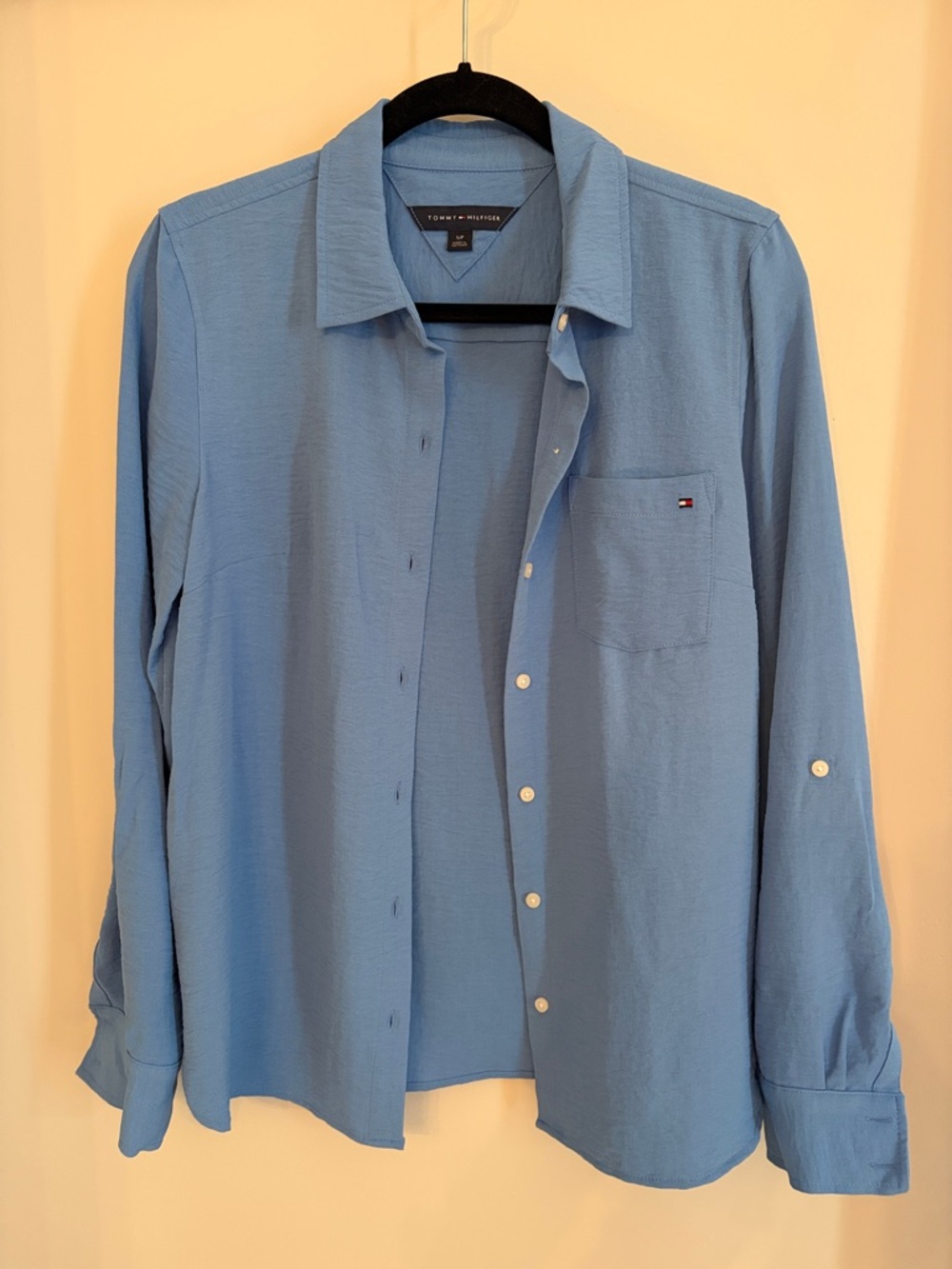 Tommy Hilfiger Women’s Sky Blue Long-Sleeve Button-Down Shirt